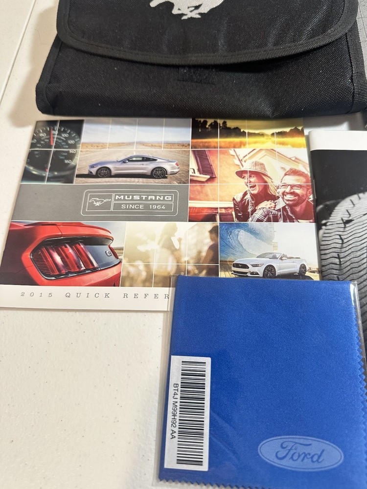 2015 Ford Mustang Owner's Manual Set