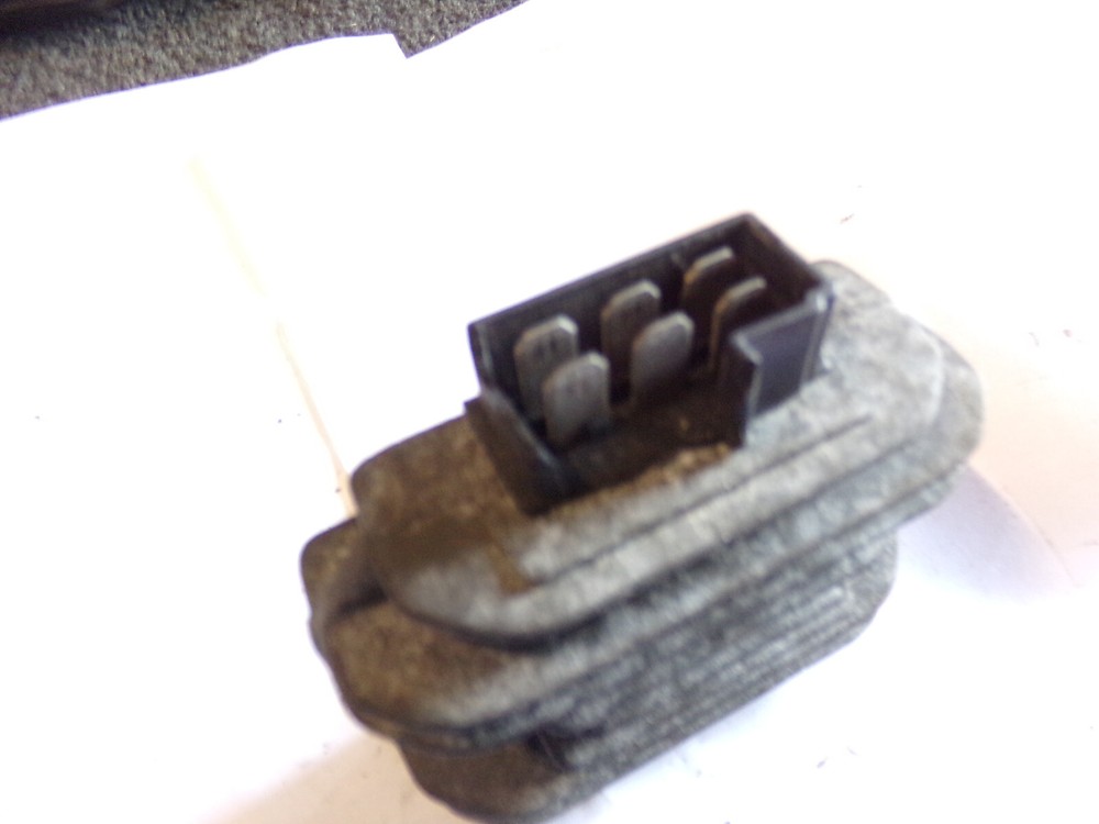 Piaggio Fly 125 Regulator Rectifier REF 2