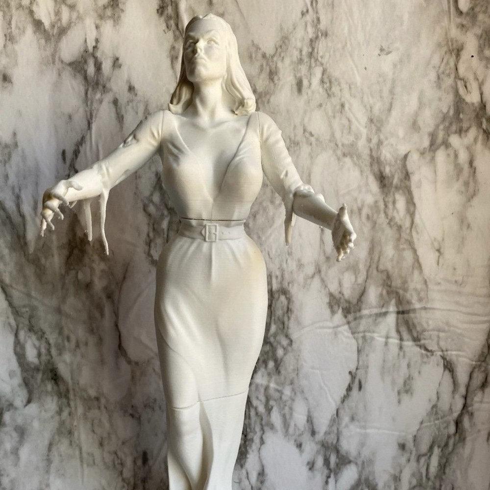 Vampira statue unpainted
