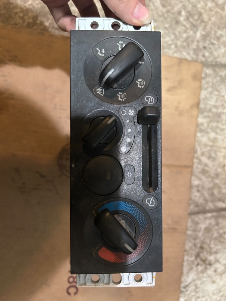 11-20 Isuzu NPR Heater AC Climate Control Panel Temperature Controller OEM
