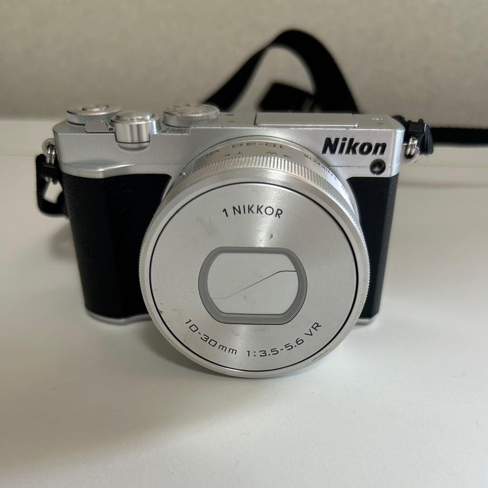 Nikon J5 709311