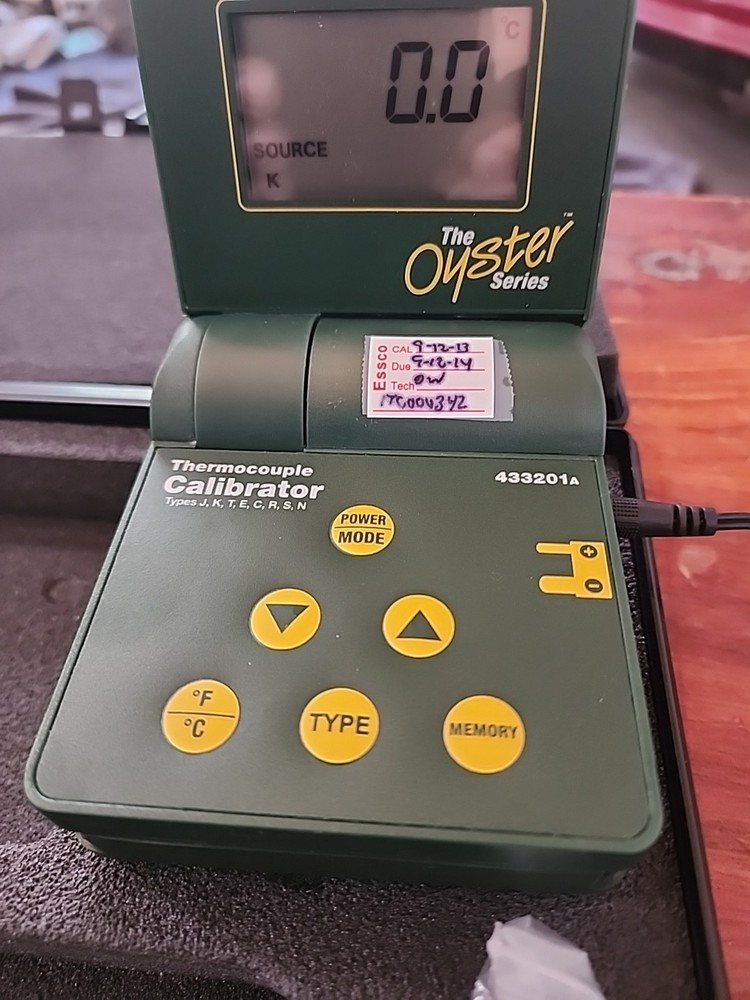 EXTECH Instruments The Oyster 433201A Microprocessor Thermocouple Calibrator