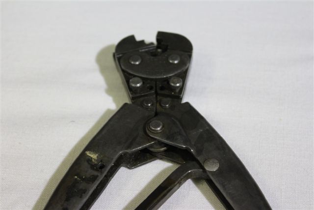 AMP Tyco Hand Crimp Tool 24-20 C PIDG