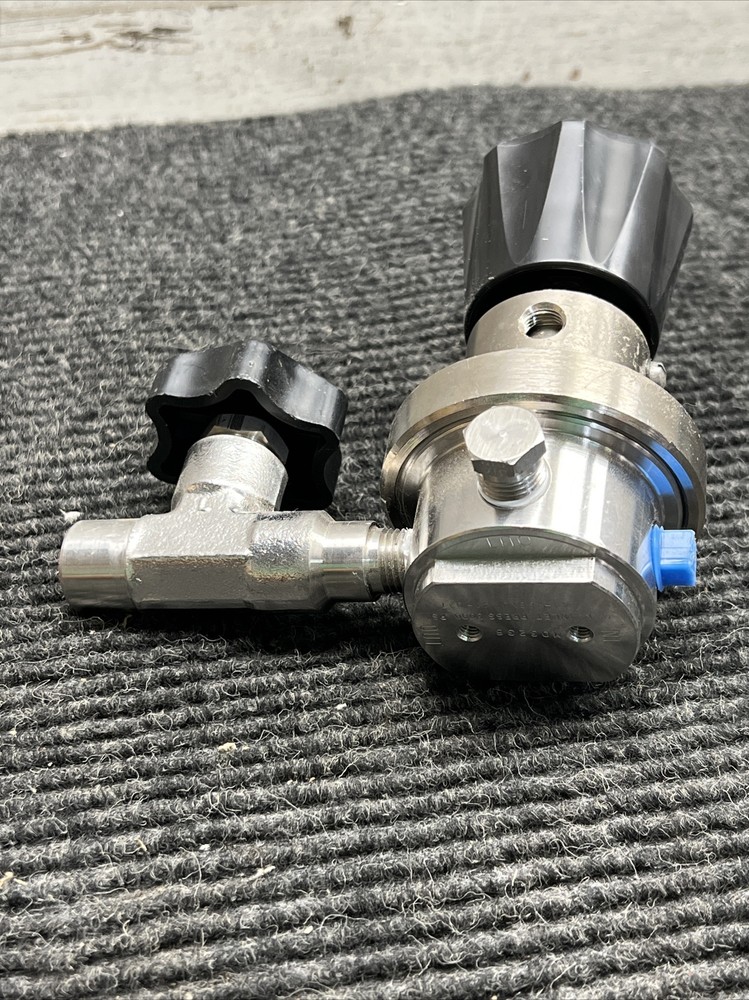 Used Alphagaz 2621 Compressed Gas Regulator