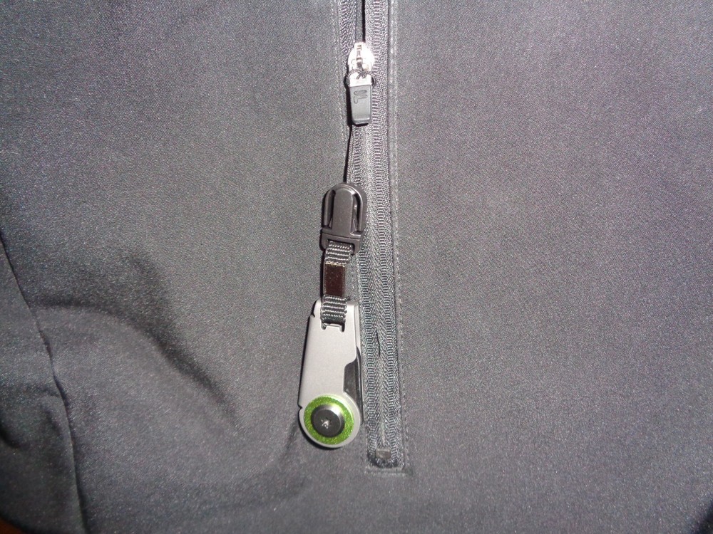 Zip Blade Knife Attaches to Zipper Pull Tab with Locking Blade Quick Release Tab