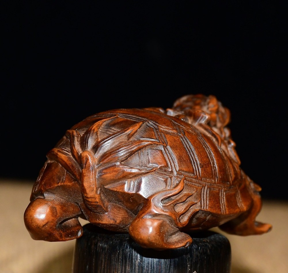 Collected Small Leaf Boxwood Dragon Turtle Handle