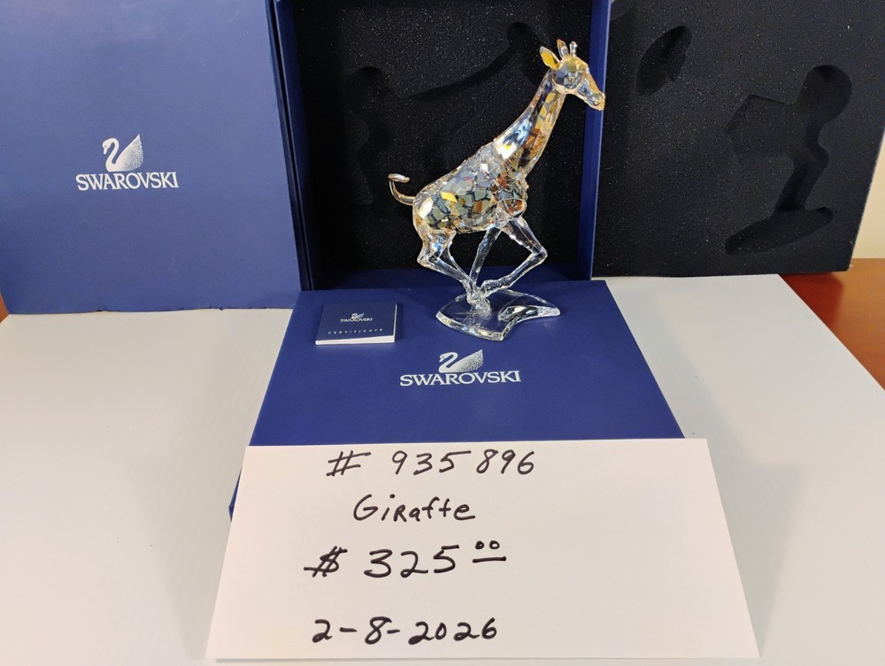 Swarovski crystal figurines-Giraffe-Mint in box-never displayed or handled-