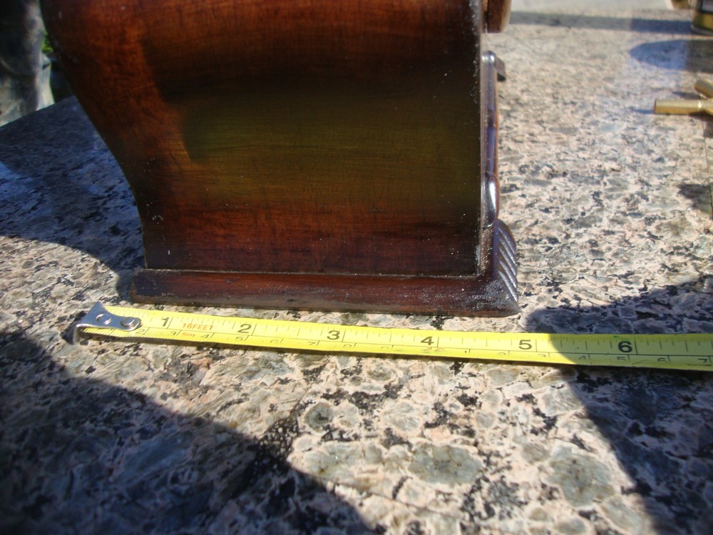 A 20th century mantle clock