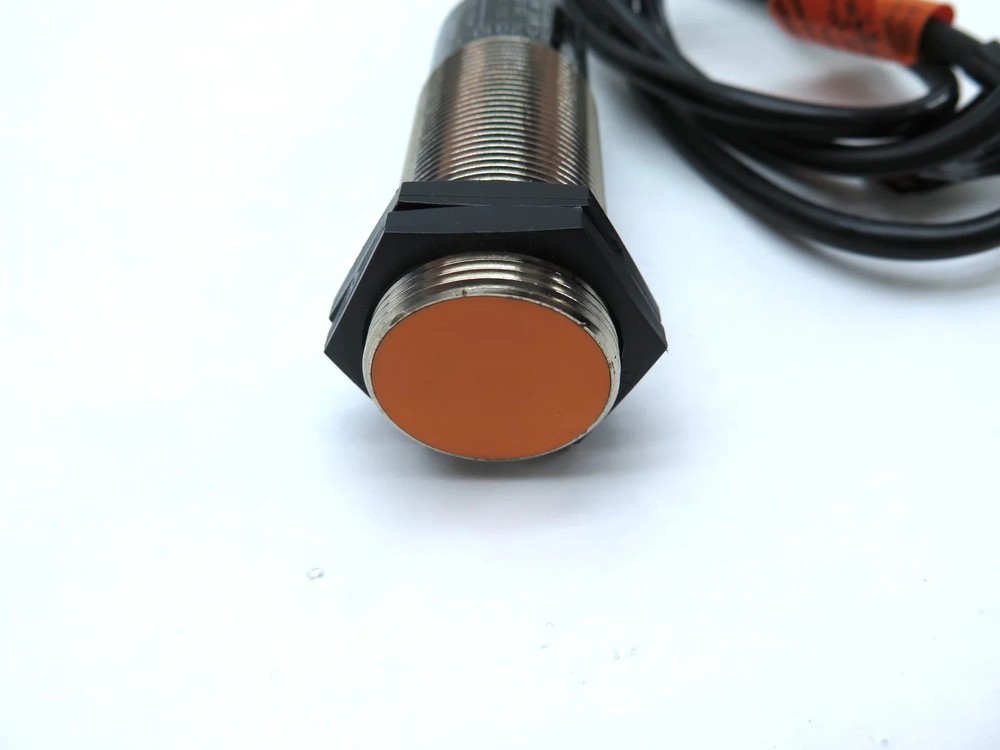 IFM Efector 15489 11A2010-FRKG Proximity Inductive Sensor