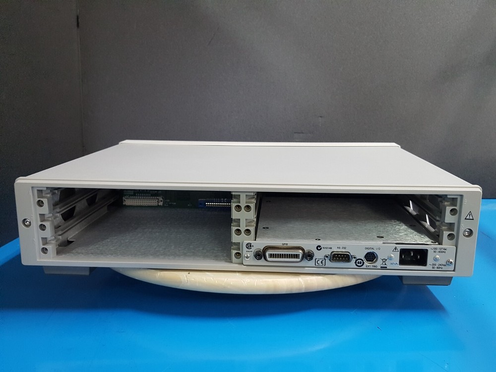 Agilent 3499A: Switch / Control System Main Frame (5609)