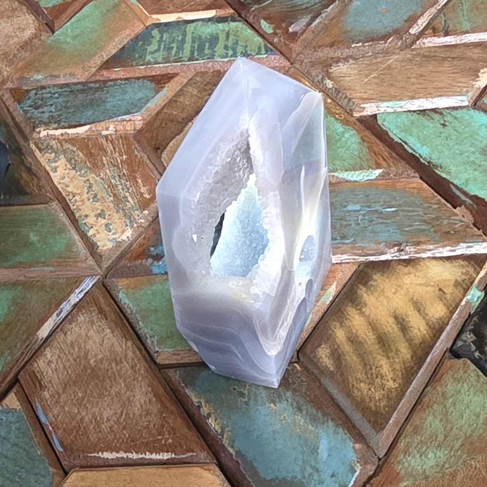 Agate Geode Tower- WYSIWYG