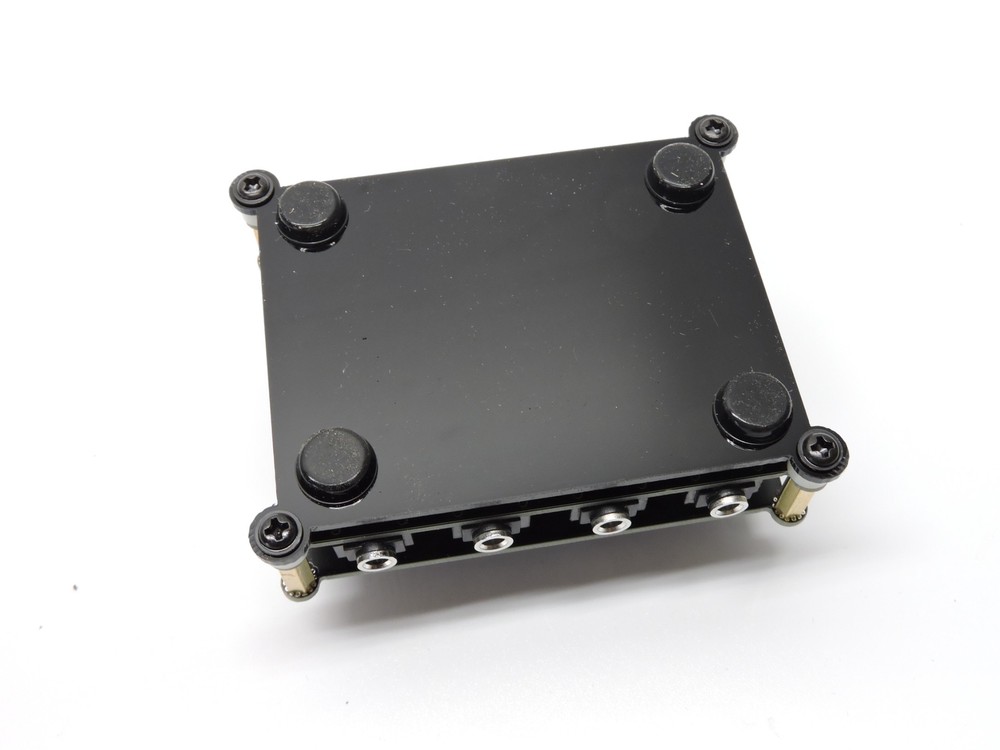 4 Input 4 Output 3.5mm Audio Switch Box for Home Audio