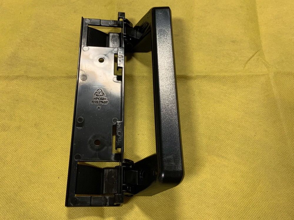 RV Dometic Refrigerator Door Handle Black part no.3316882900 DM2882 DM2672 qty 1