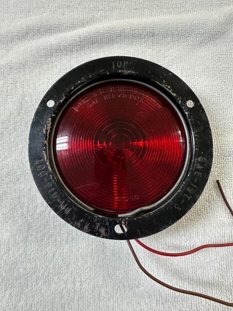 Peterson PM-413 Red tail light/turn signal