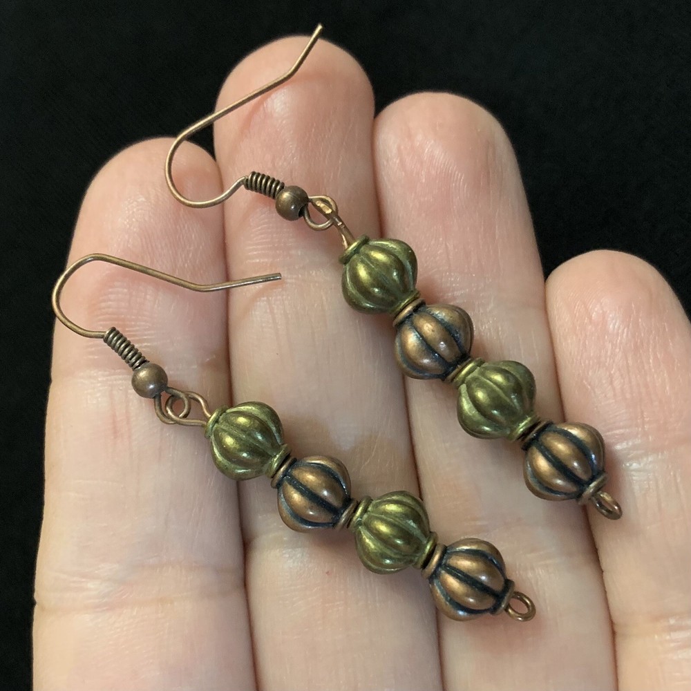 Vtg Fluted Drop Bead Dangle Hook Earrings Copper Tone Green 2”
