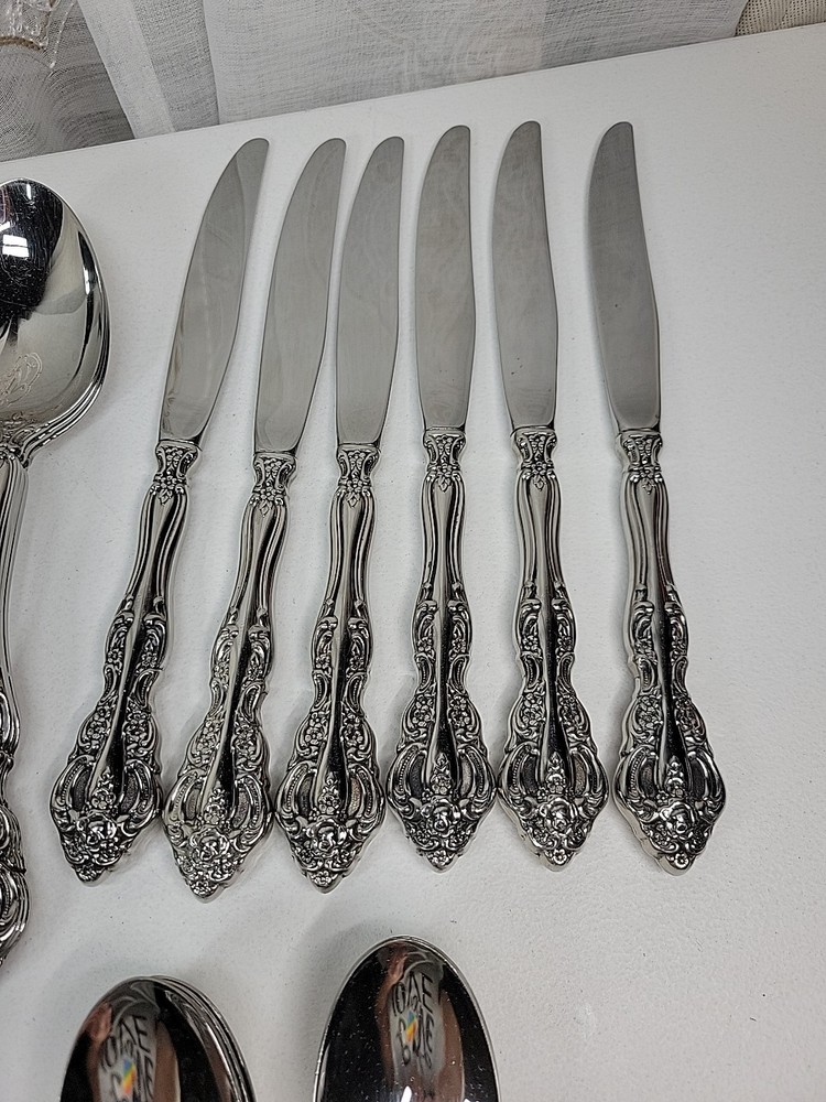 ONEIDA Heirloom Cube Michelangelo Stainless Flatware 60 +Pieces Service for 12