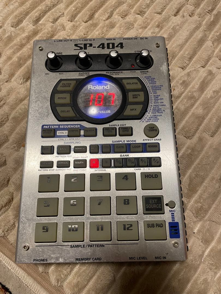 Roland SP-404 Linear Wave Sampler w/ CF Card Used No AC Adapter Tested