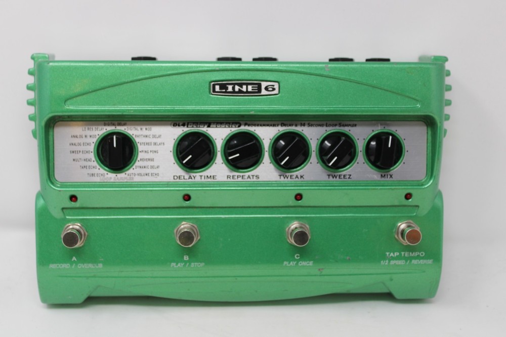 Line 6 DL4 Digital Delay Modeler Looper Guitar Multi Effect Pedal Unit Only