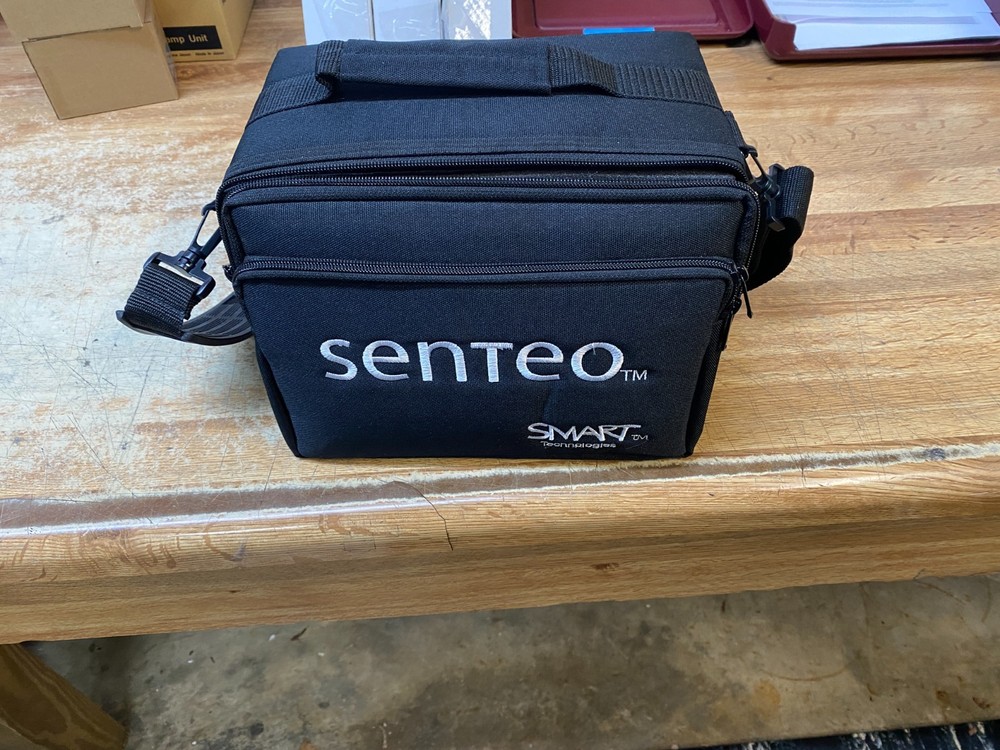 Senteo Smart Technologies with Remotes Receiver & Case