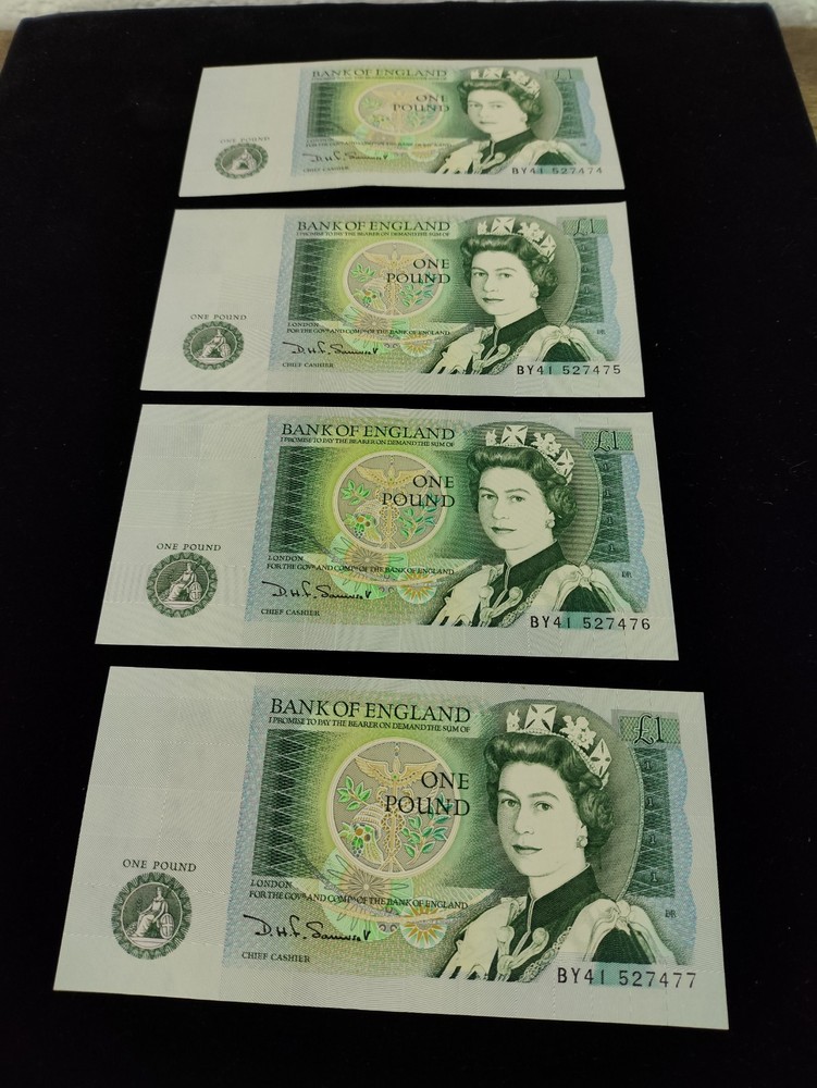 4 x Uncirculated Consecutive Numbered £1 One Pound Banknotes - Somerset - 74-77