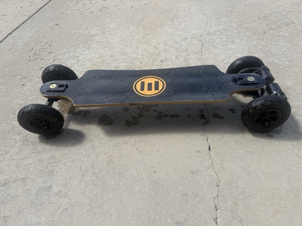 Evolve Electric Longboard Hex Pattern Deck Large Off-road board missing control