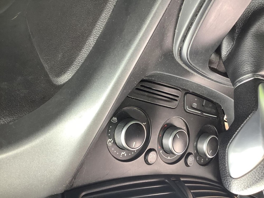 ESCAPE 2013 Glove Box 4965427