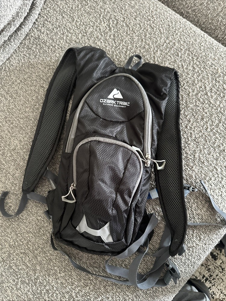 Ozark Trail Hydration Backpack with Hydration Bladder 2L Black Needs Cleaned