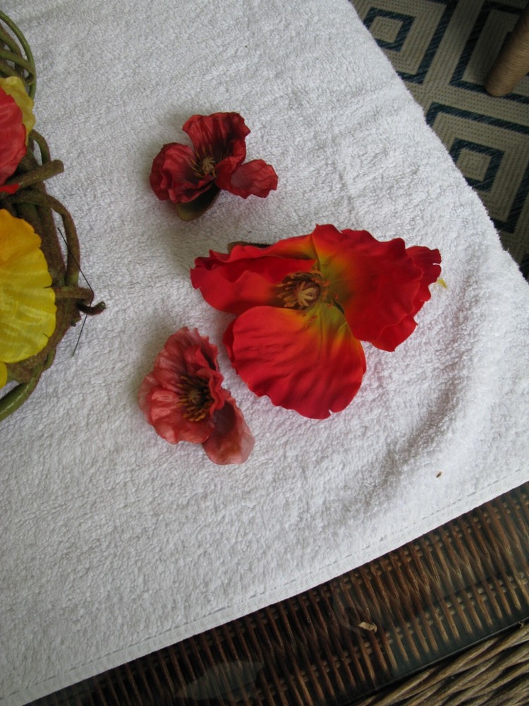 SQUARE FLORAL WREATH