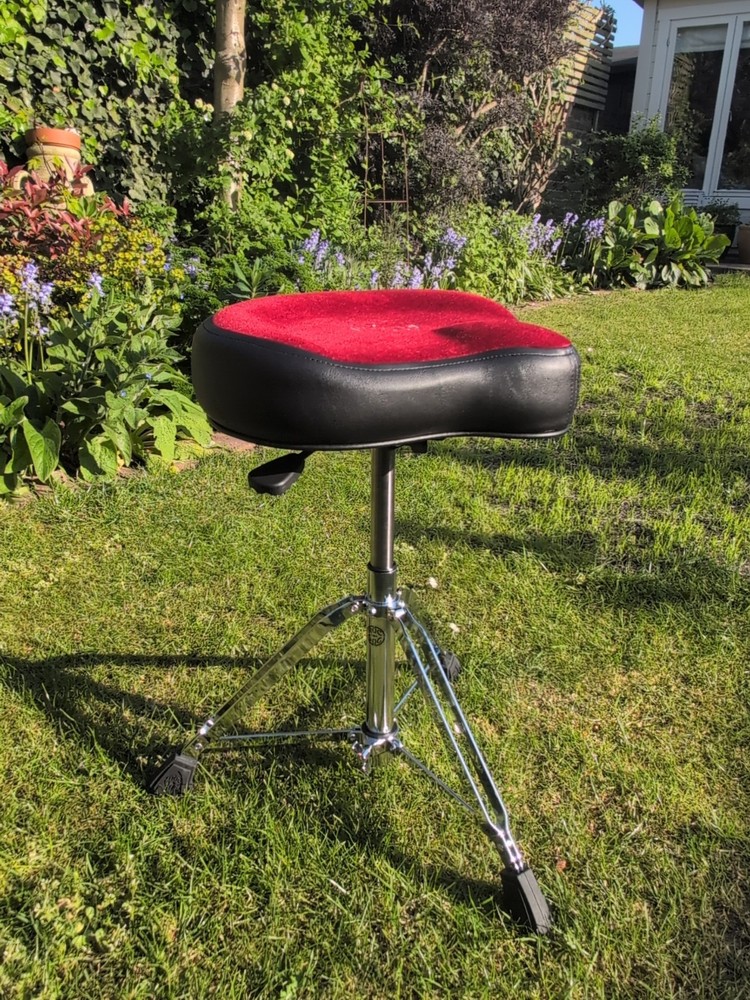 Roc N Soc Nitro Saddle Drum Throne; Mint Condition