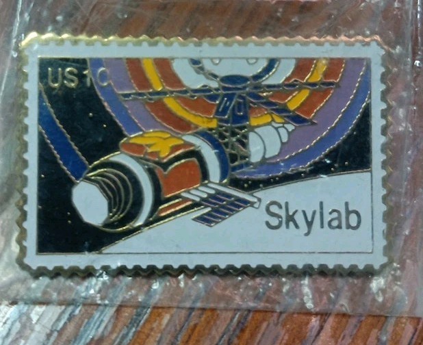 Outer Space Related Pins Apollo/Soyuz,Skylab,Shuttle,Astronaut New!
