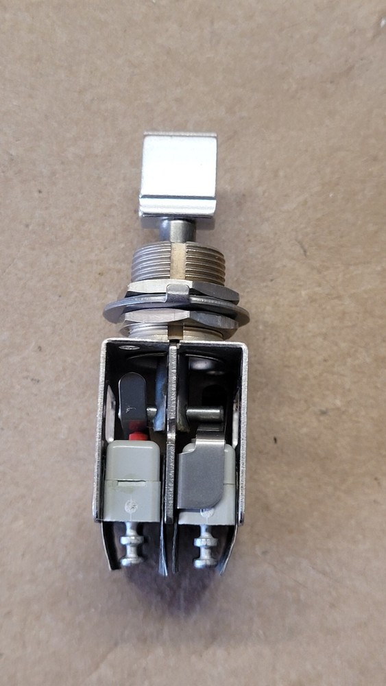 Micro Switch 13AT418-T2 Toggle Switch