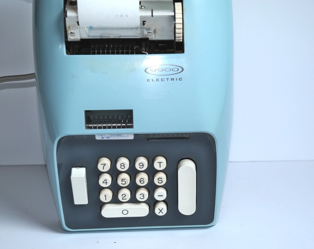Vintage Electric Adding Machine Calculator Montgomery Ward 9900 *TESTED*