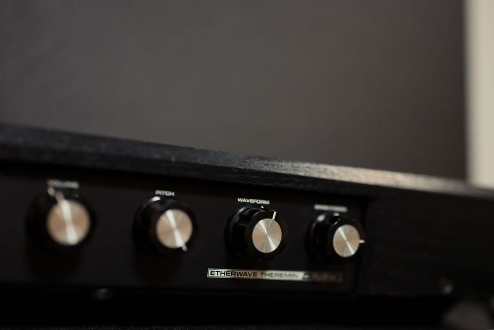 Moog Etherwave Theremin with stand 452735