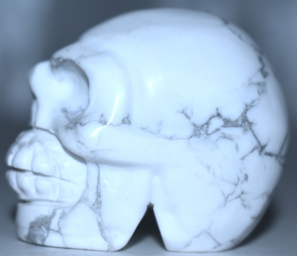 Pretty Howlite Skull 2.03"/123 Grams