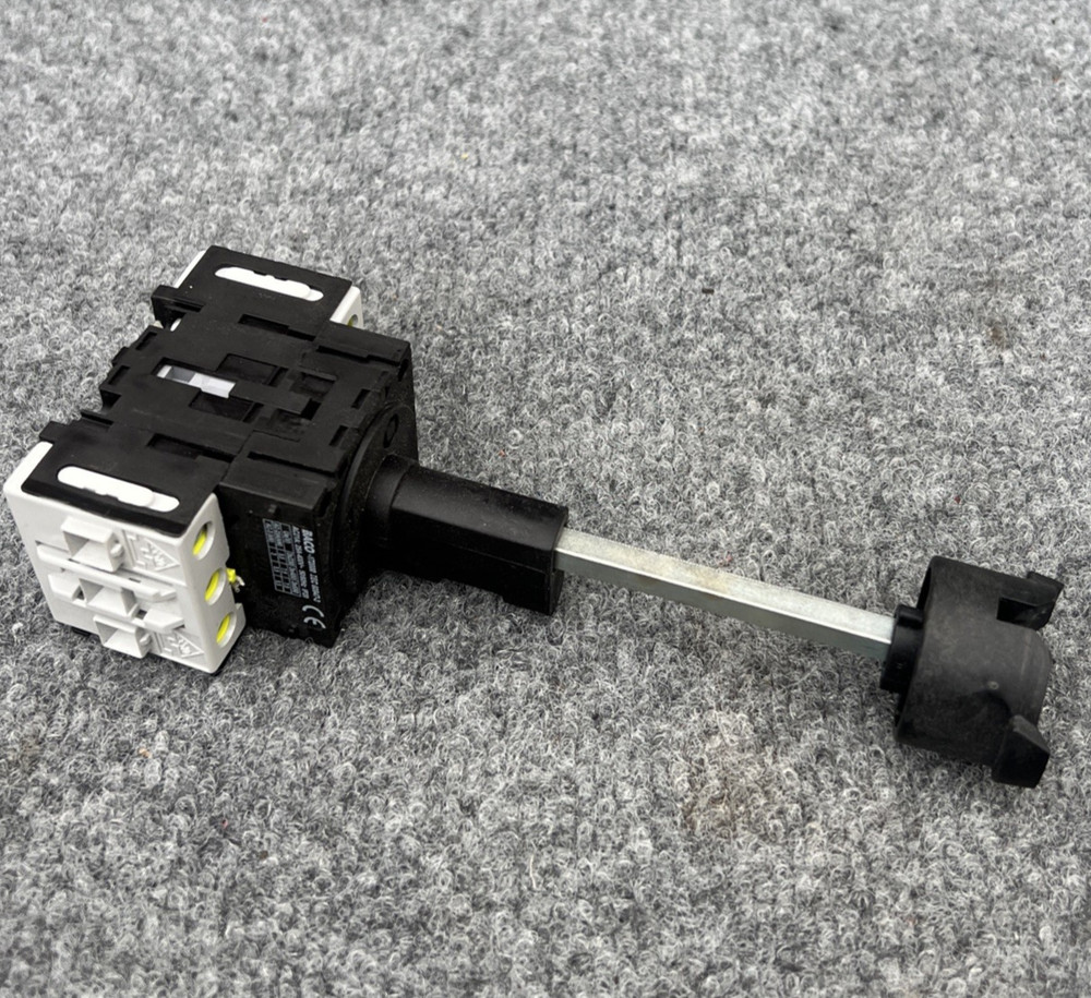 Baco Controls 172000 Disconnect Switch, 25A, 600vac (general use) Used