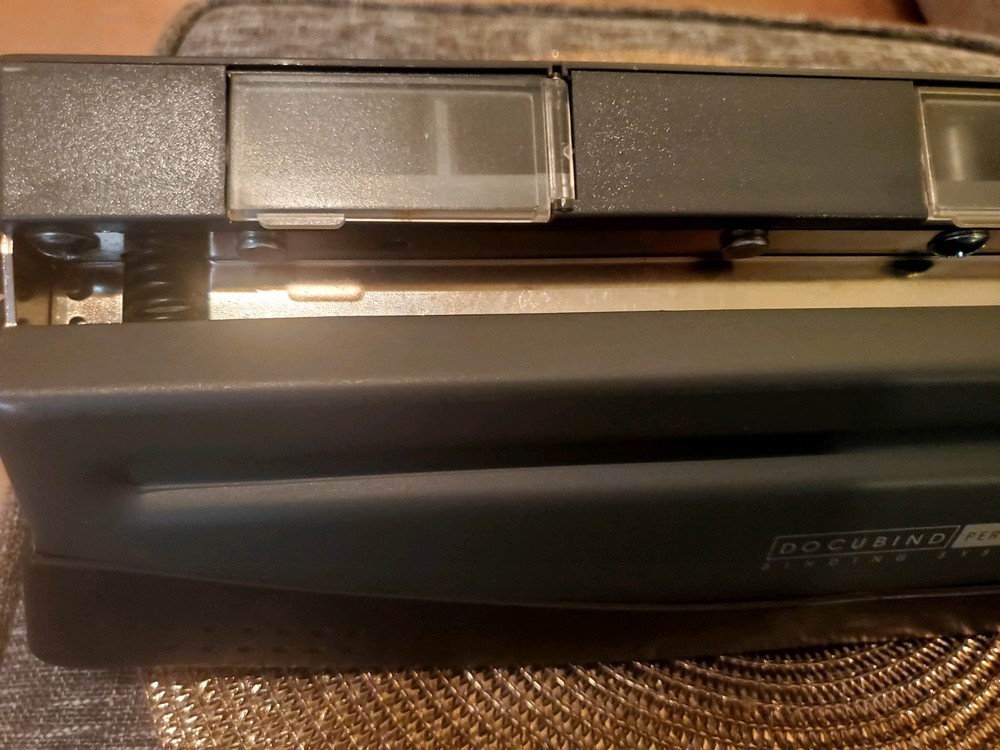 GBC DocuBind Personal Presentation Binding System