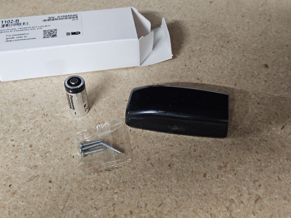 DMP 1102-B Wireless Universal Transmitter Kit Control Panel Black 3V