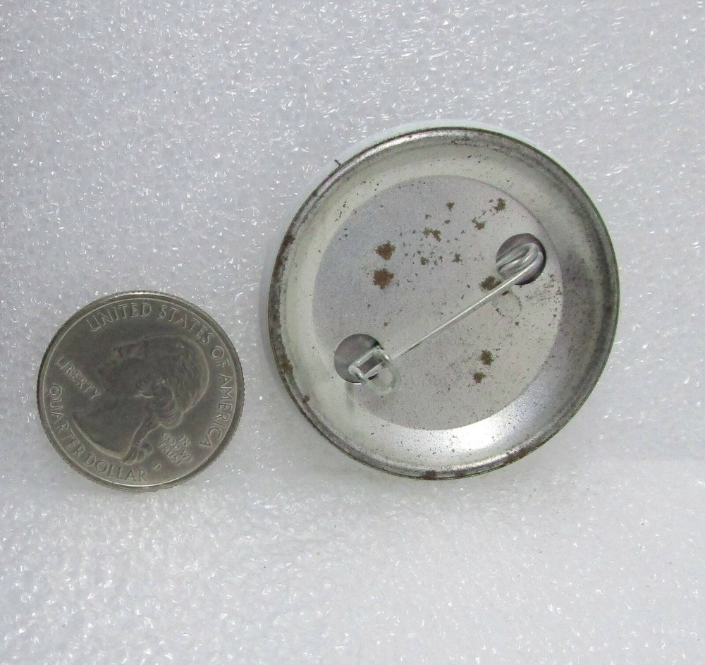Yo El Cafe Button Pin