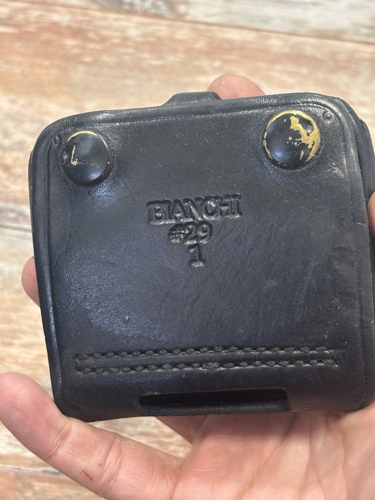 Bianchi #29 1 Handcuffs Case Black Leather