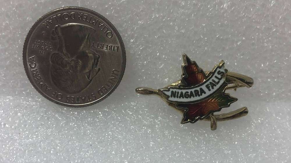 Niagara Falls Maple Leaf Wishbone Pin