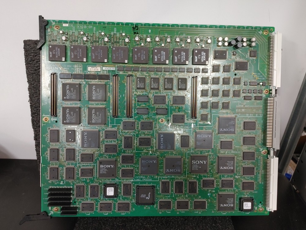 SONY BKDM-3050 Combiner and Lighting Effects Board