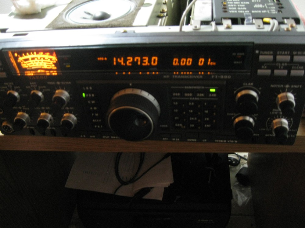 Yaesu FT-990 FRONT PANEL COMPLETE with display in Nice shape-works great