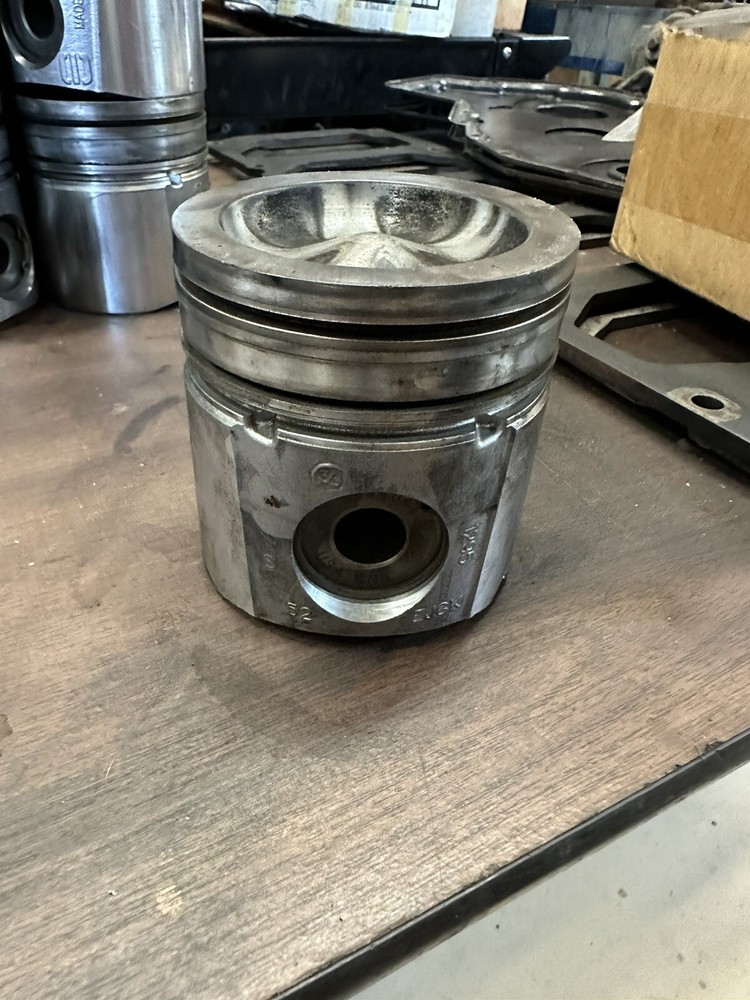 5.9 Cummins Piston