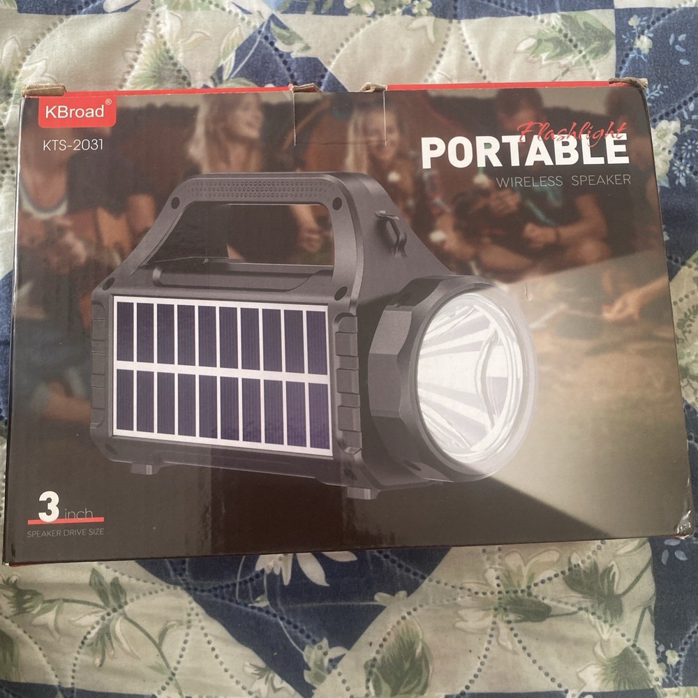 Flashlight Portable Wireless Speaker Bluetooth Speaker 3inch Speaker Drive Size