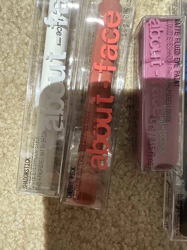 About Face 5 Piece Bundle ( Includes Lip/eye Liner And Eyeshadow )