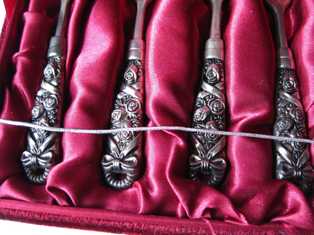 Vintage Elegance Silver Dessert Silver Plated Forks Set