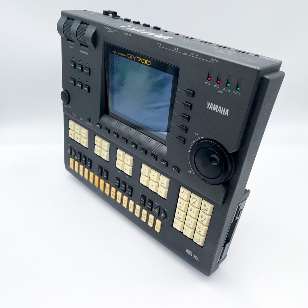 Yamaha QY700 Music Sequencer Workstation with Case
