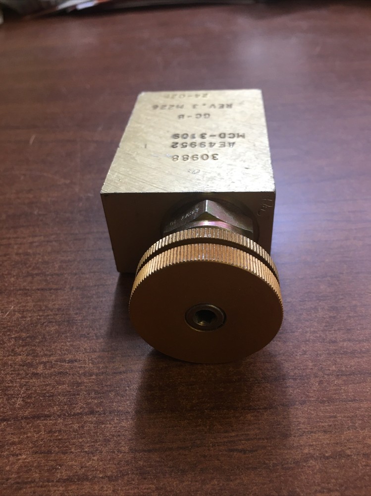 John Deere AE49952 Control Valve