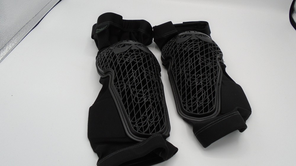 Kali Protectives Strike Knee/Shin Guard Black/Grey, M