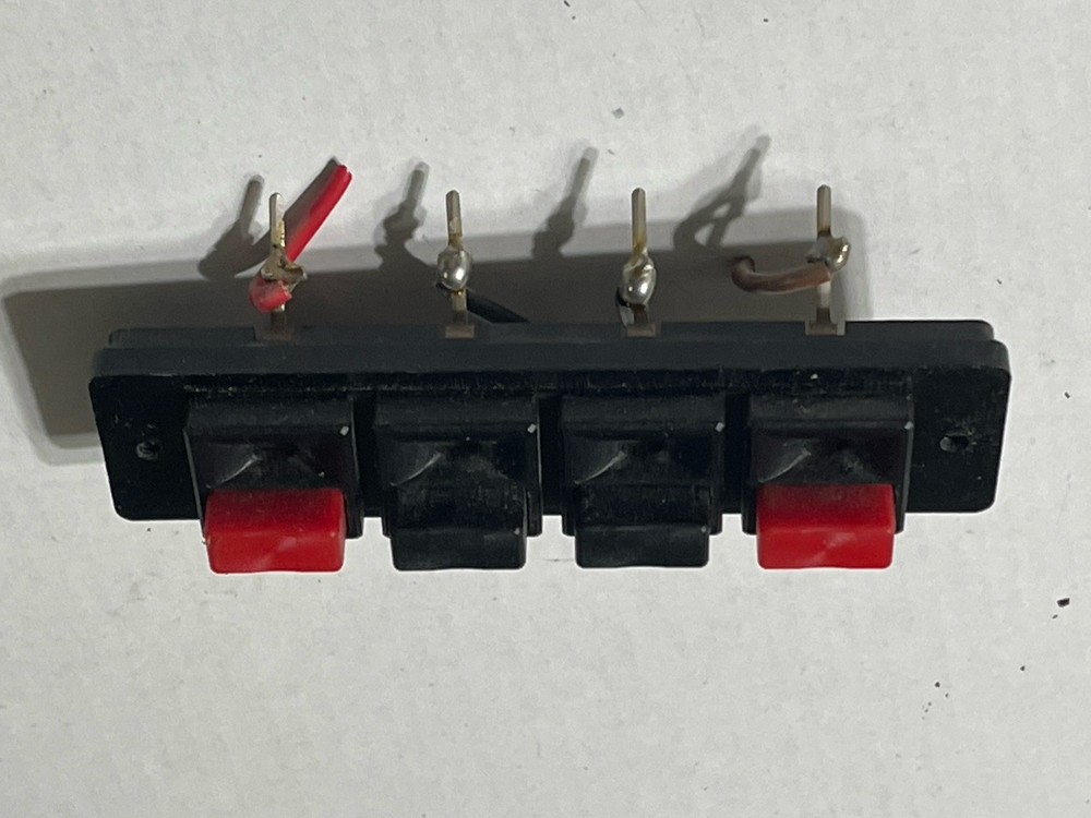 Marantz 1122DC - Speaker Terminal - Right And Left Channels